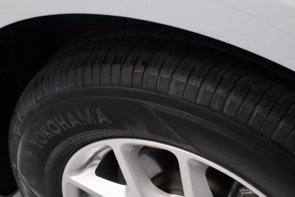 Used 2024 Chrysler Pacifica Touring-L FWD image 19