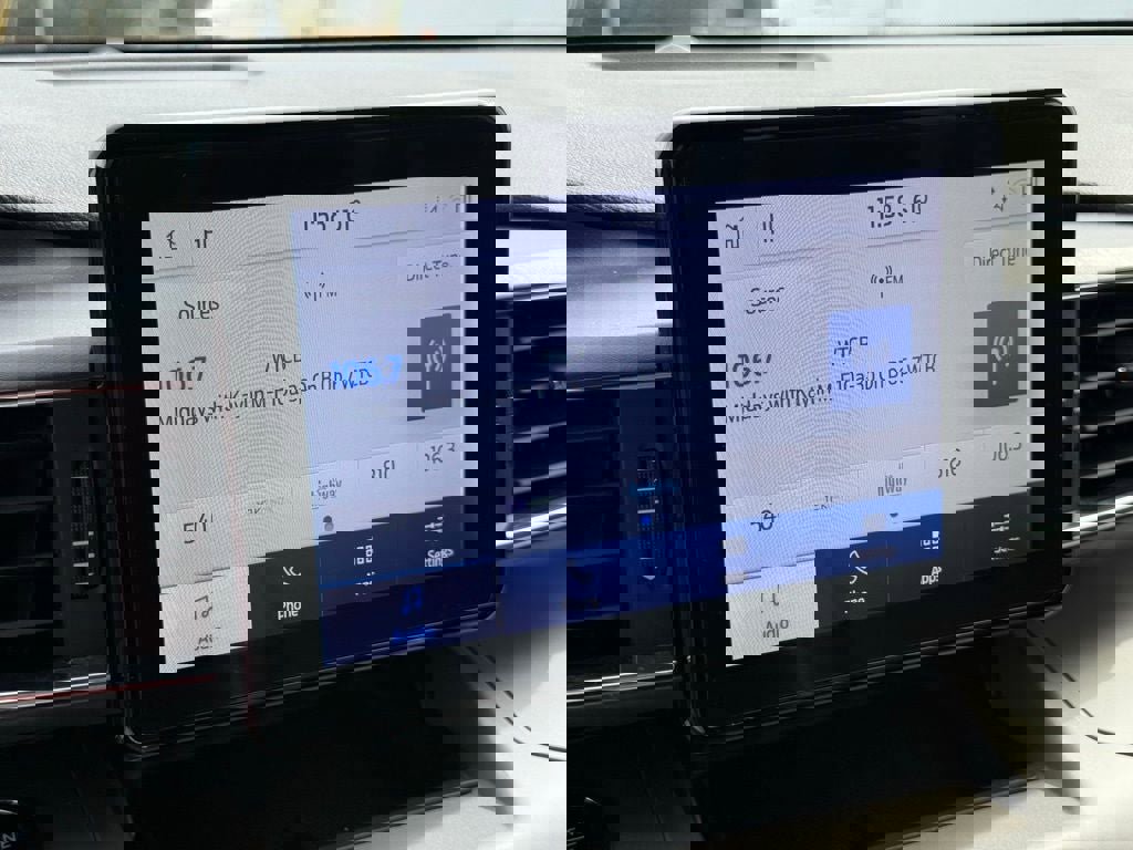 Certified 2023 Ford Explorer XLT w/ Equipment Group 202A image 29