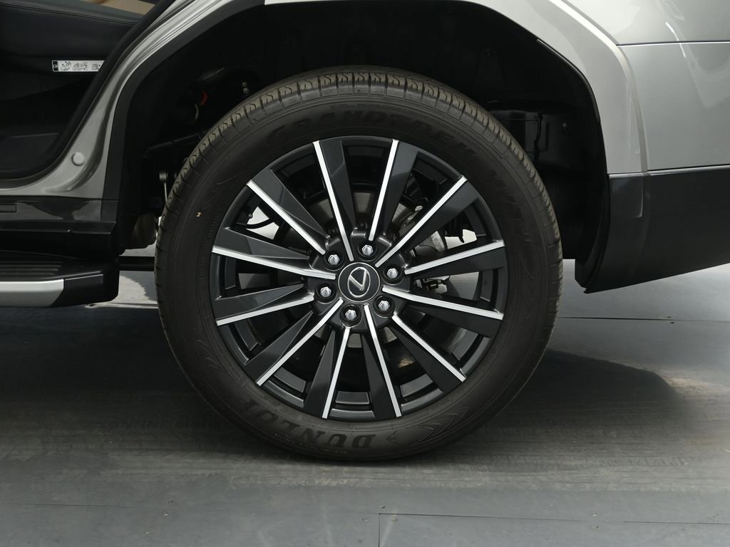 Used 2025 Lexus GX 550 w/ Accessory Package (2T) image 48