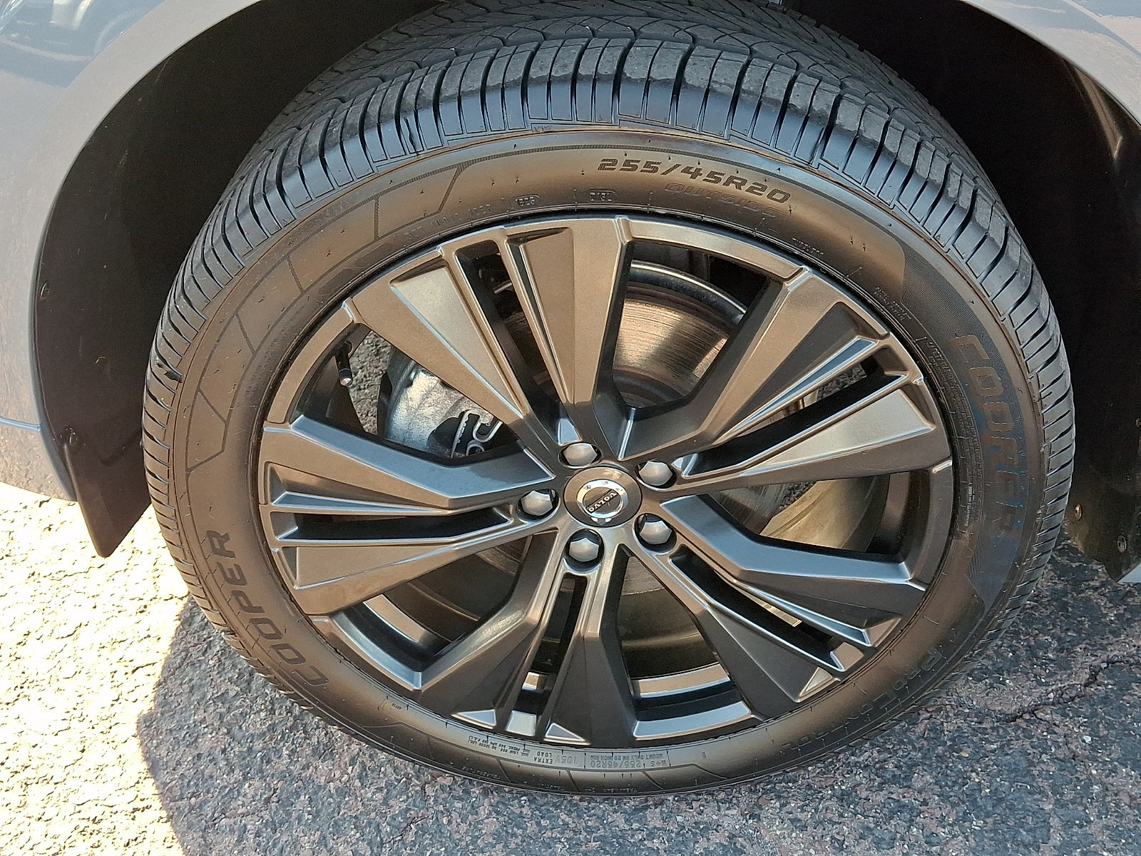 Used 2024 Volvo XC60 B5 Plus w/ Climate Package AWD/4WD image 28