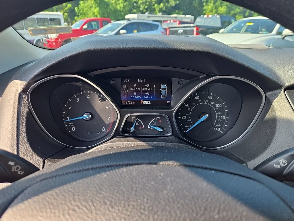 Certified 2017 Ford Focus SE FWD image 10