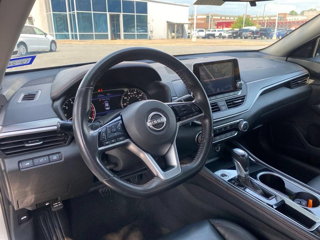 Used 2024 Nissan Altima 2.5 SR FWD image 13
