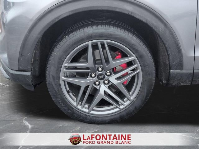 Certified 2025 Ford Explorer ST-Line w/ ST-Line Street Pack image 33