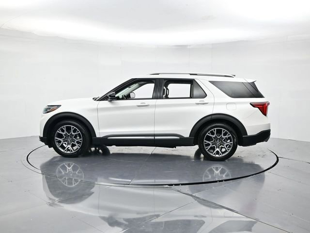 Certified 2025 Ford Explorer Platinum w/ Ultimate Package image 7
