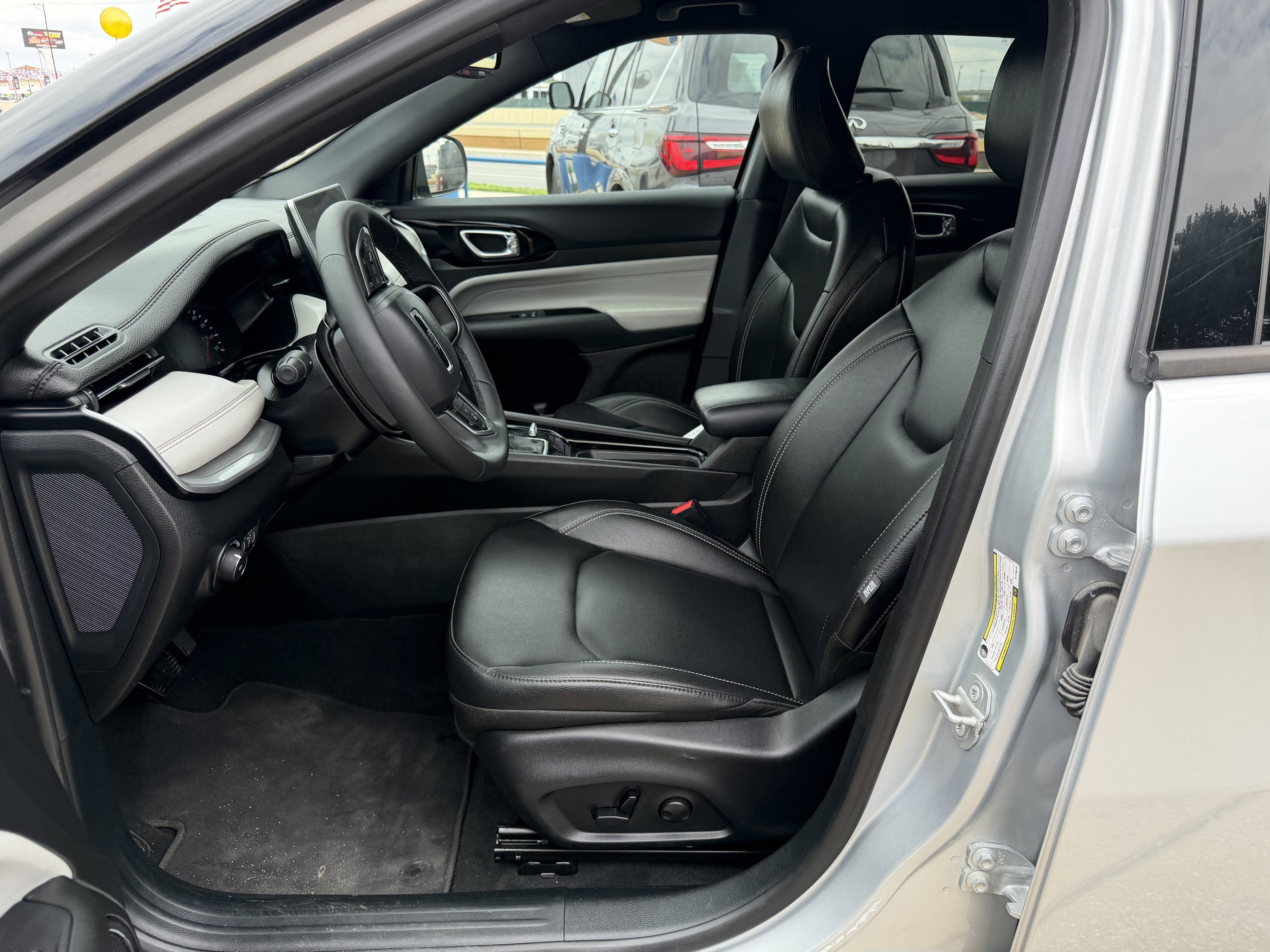 Used 2026 Jeep Compass Limited image 17