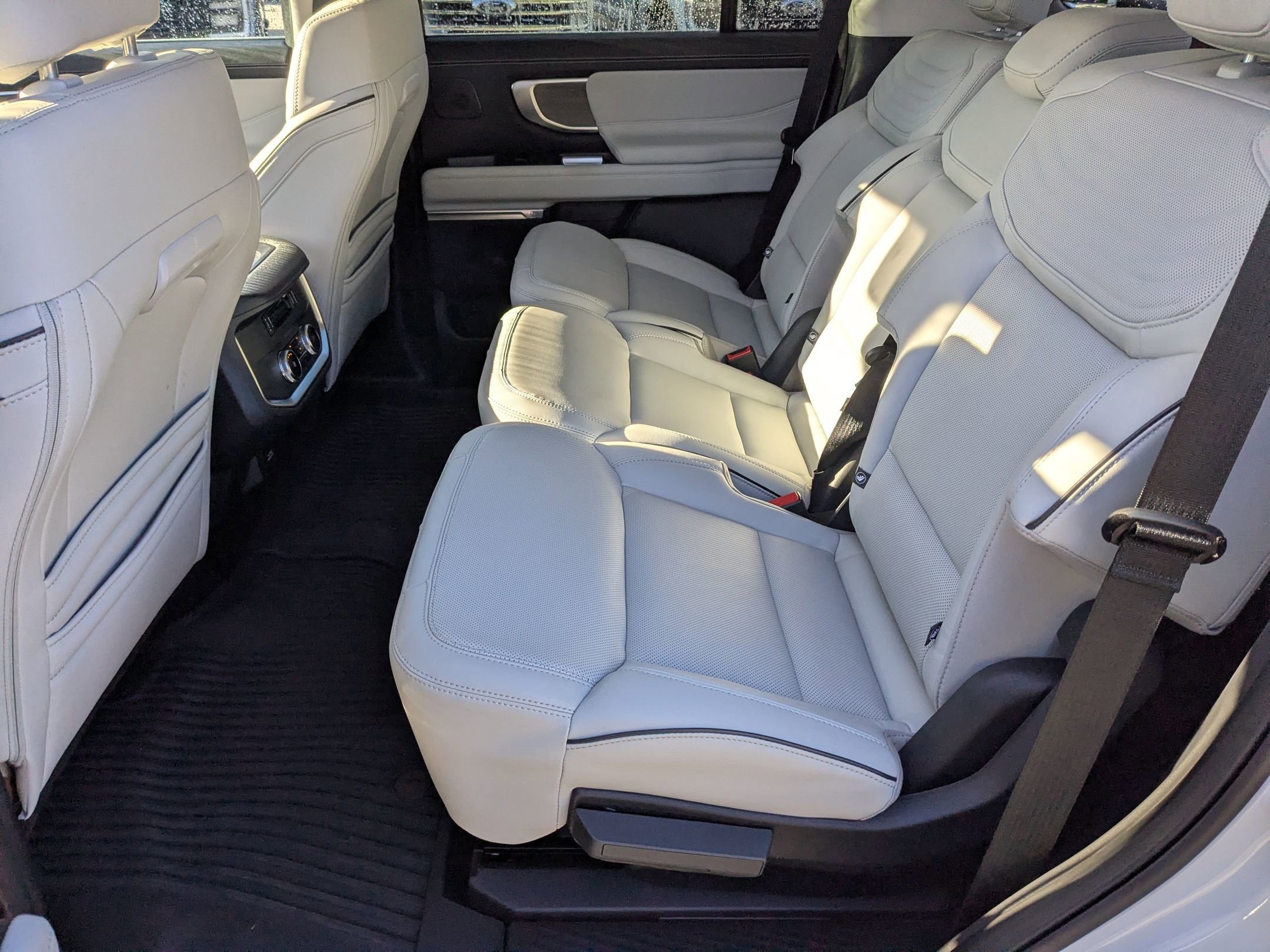 Certified 2025 Ford Expedition Platinum w/ Platinum Ultimate Package image 33