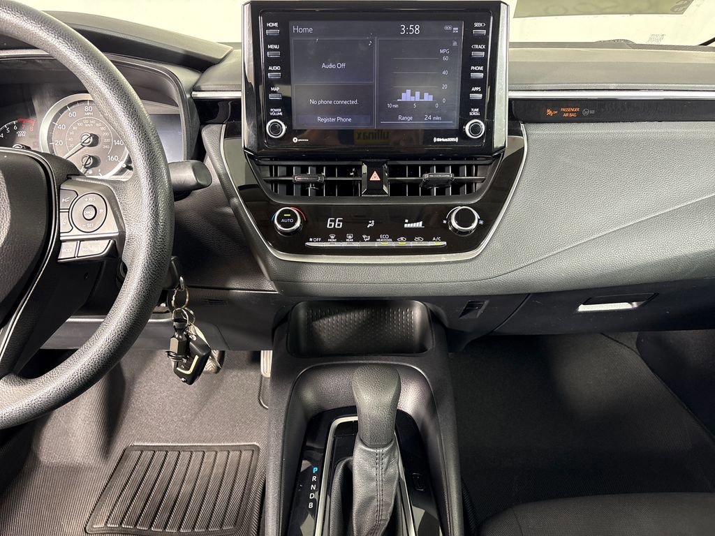 Used 2022 Toyota Corolla LE FWD image 25