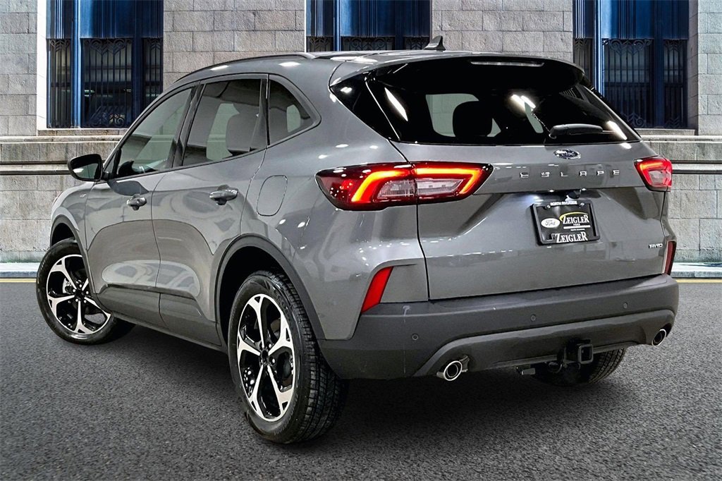 Certified 2025 Ford Escape ST-Line Select w/ Tech Pack #1 image 10