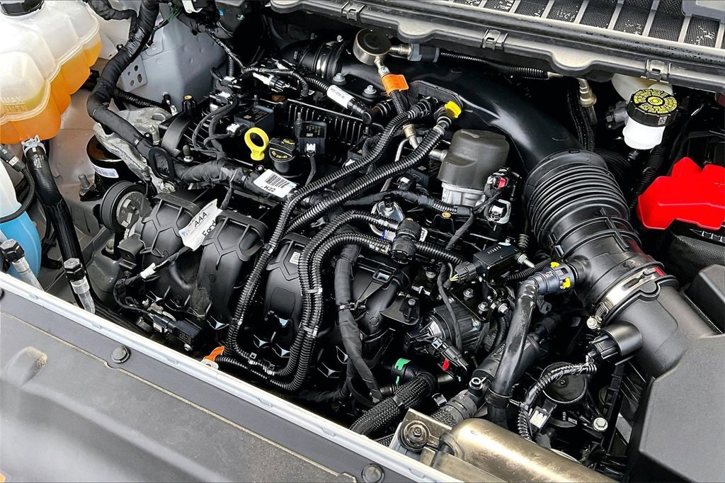 Certified 2024 Ford Edge Titanium image 34