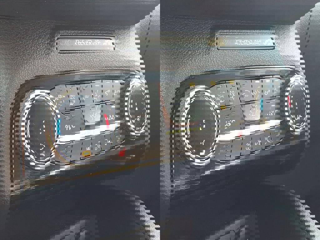 Certified 2022 Ford Escape SEL image 22