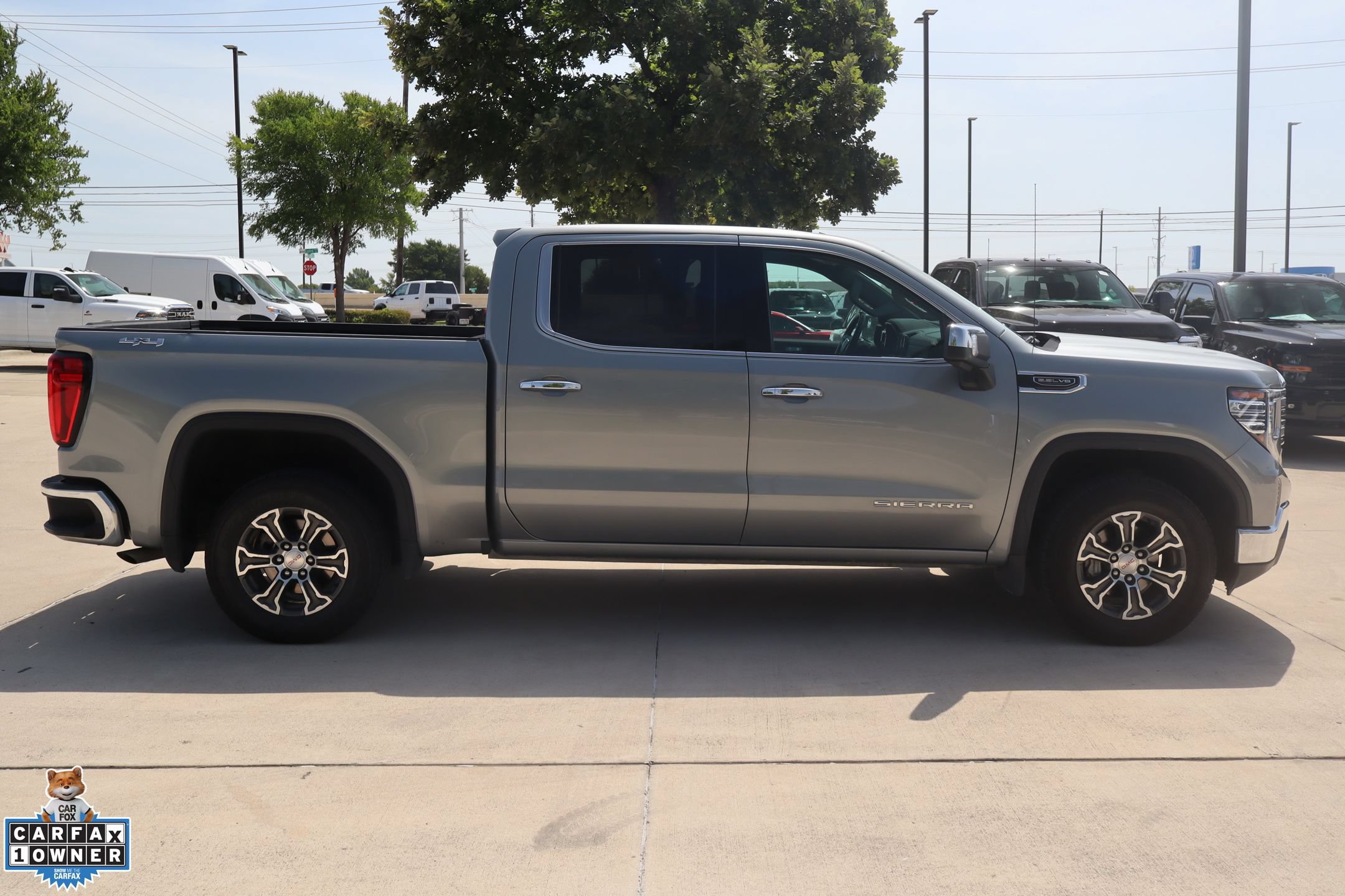 Used 2025 GMC Sierra 1500 SLT AWD/4WD image 2