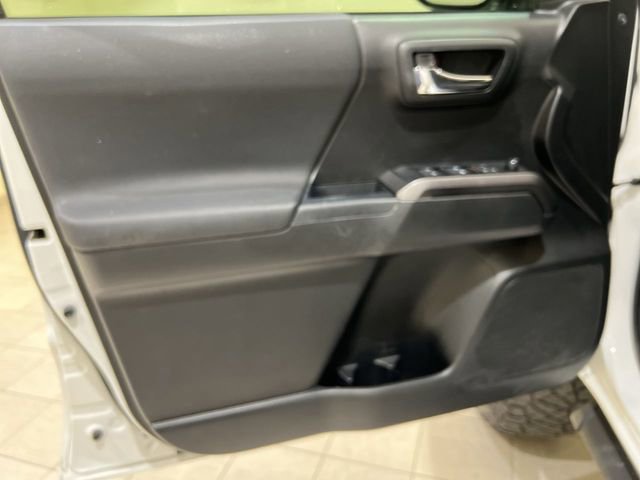 Used 2019 Toyota Tacoma TRD Sport w/ Technology Package AWD/4WD image 21