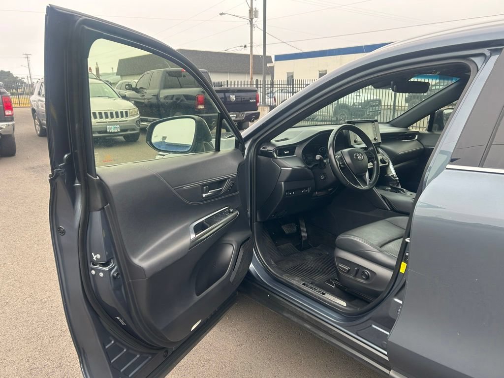 Used 2021 Toyota Venza XLE w/ Softex Package AWD/4WD image 11