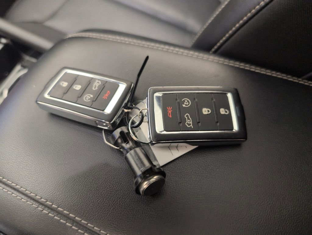 Used 2022 Jeep Grand Cherokee Limited AWD/4WD image 41
