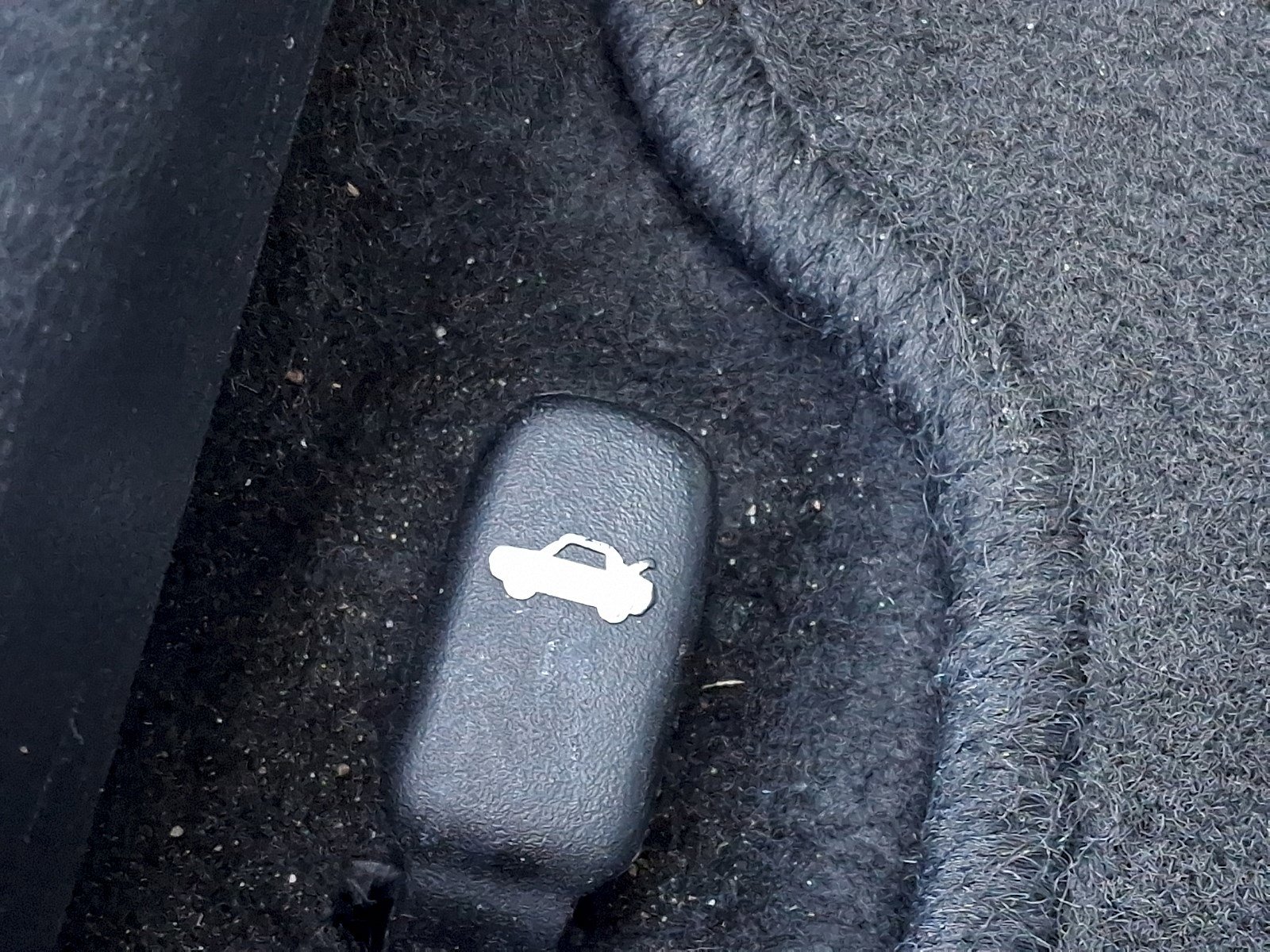 Used 2024 Nissan Versa SV image 25