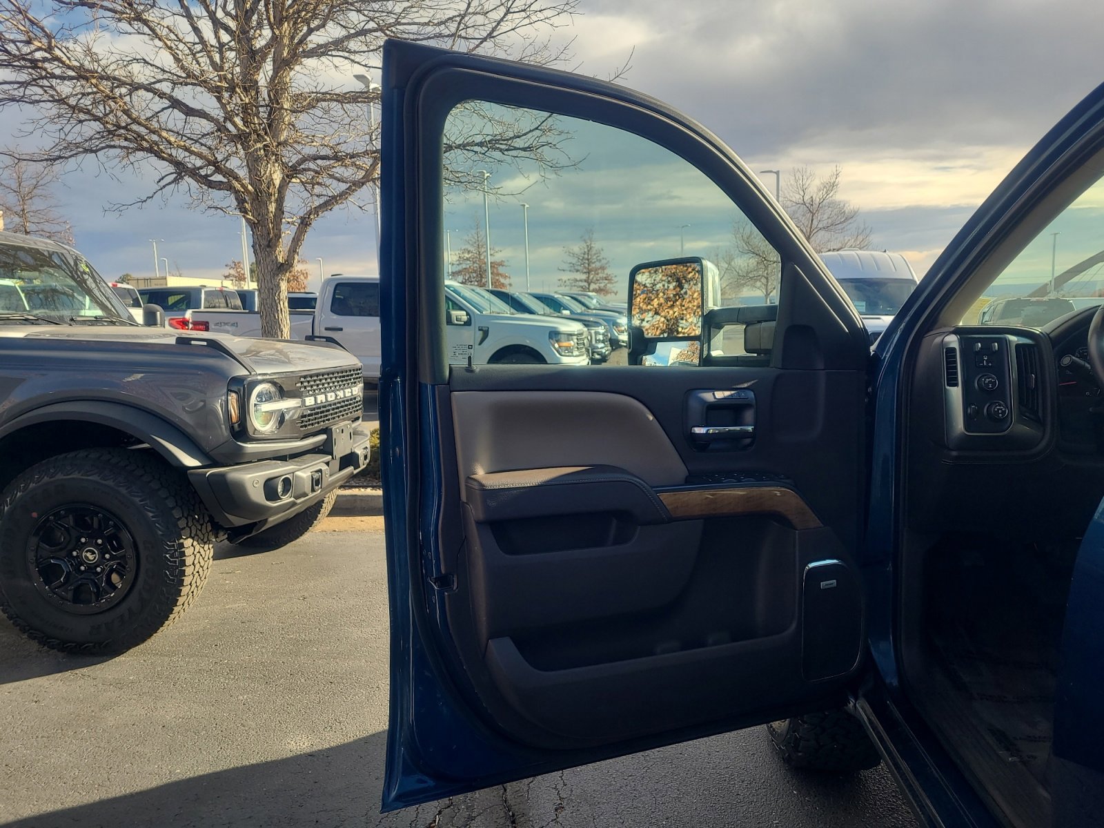 Used 2018 Chevrolet Silverado 1500 LTZ w/ Max Trailering Package image 13