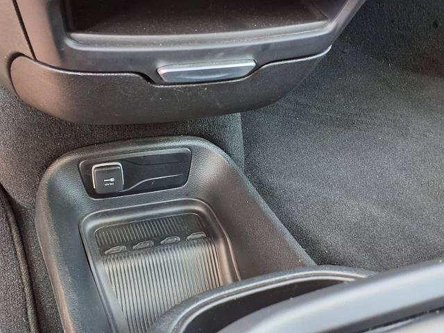 Used 2025 Chrysler Pacifica Select FWD image 13