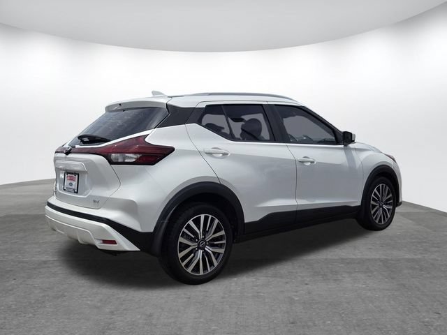 Used 2022 Nissan Kicks SV FWD image 4