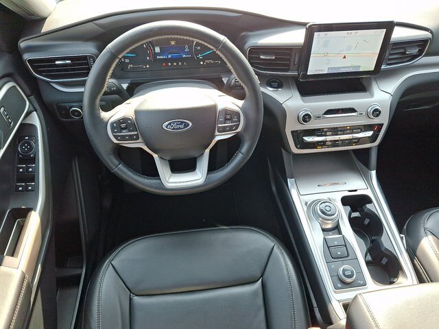 Certified 2023 Ford Explorer XLT w/ Equipment Group 202A AWD/4WD image 13