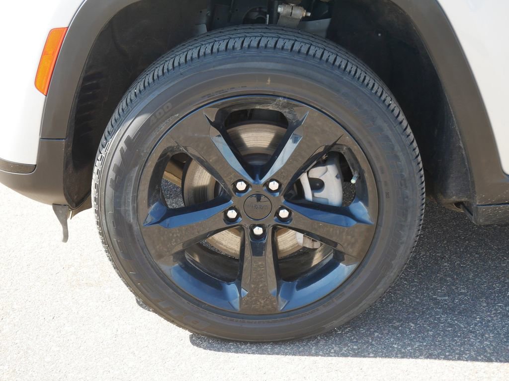 Used 2024 Jeep Grand Cherokee L Altitude AWD/4WD image 7