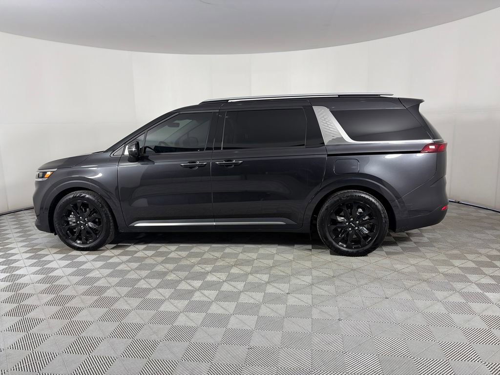 Used 2024 Kia Carnival SX Prestige image 2