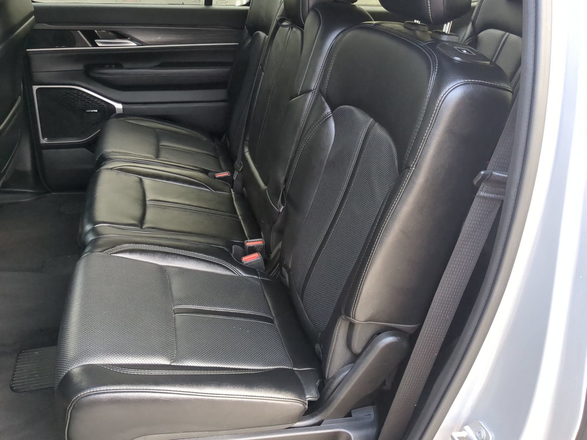 Used 2024 Jeep Wagoneer Series II w/ Flexible Seating Group RWD image 54