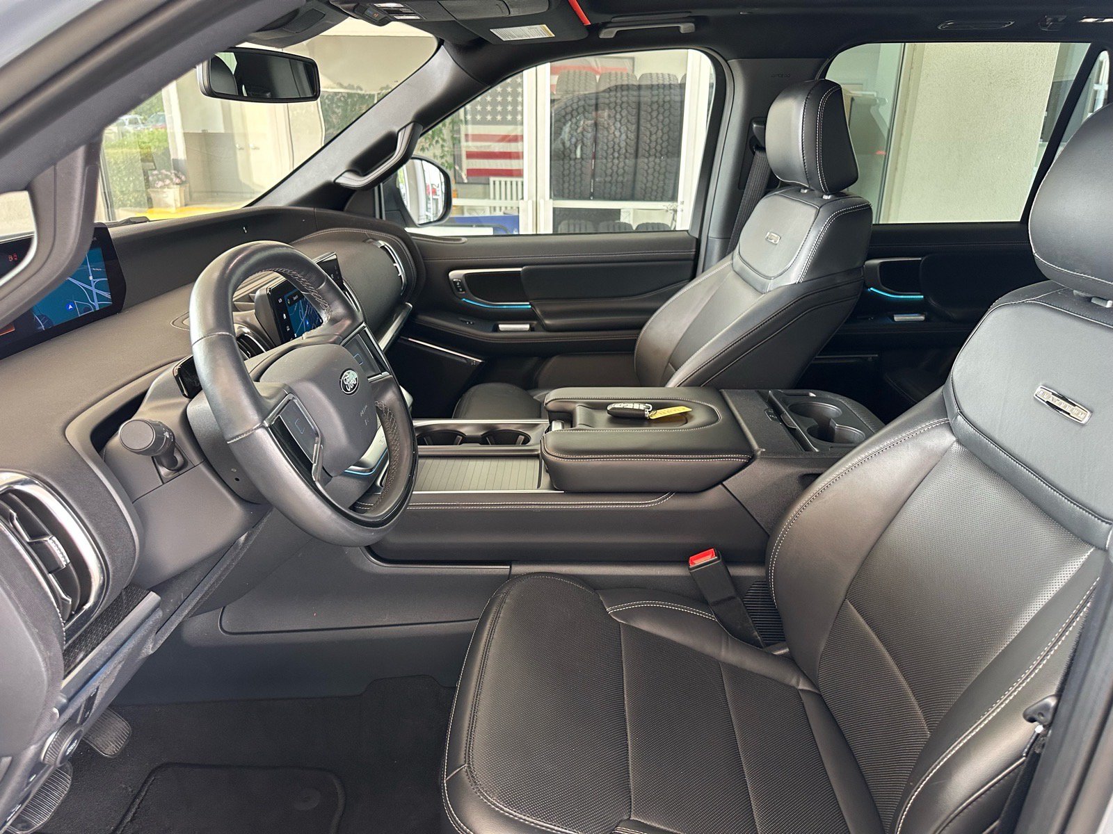 Certified 2025 Ford Expedition Platinum w/ Stealth Performance Package AWD/4WD image 19