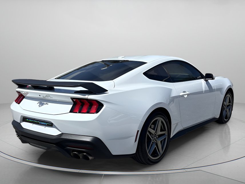 Certified 2025 Ford Mustang Coupe RWD image 3