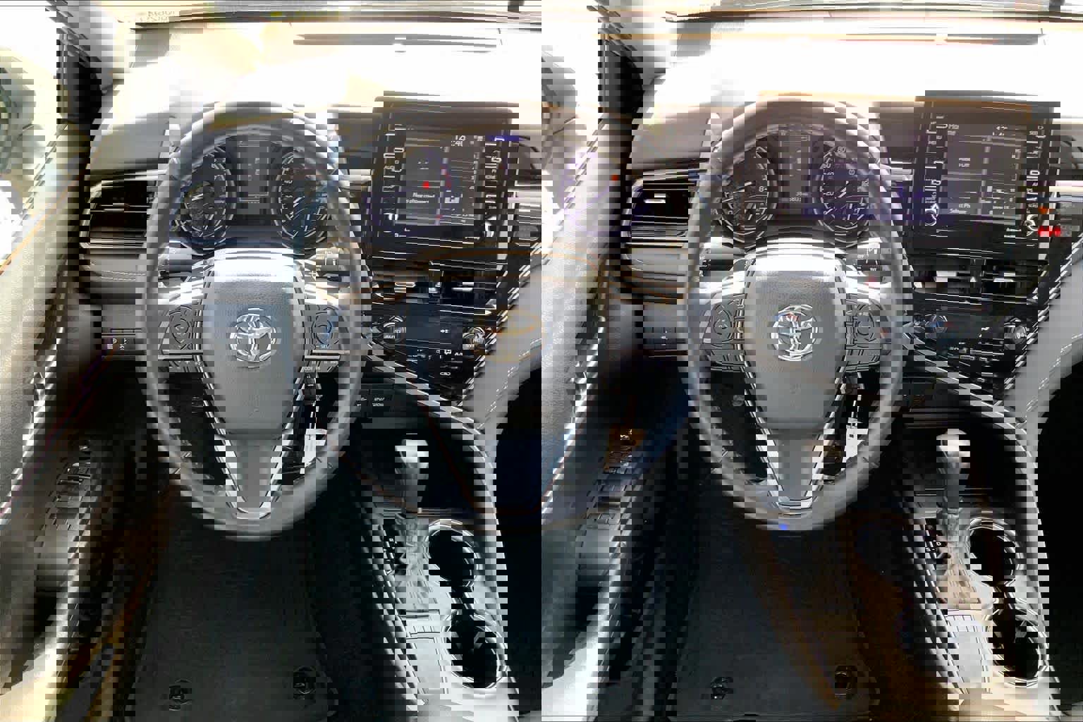 Used 2022 Toyota Camry SE image 7