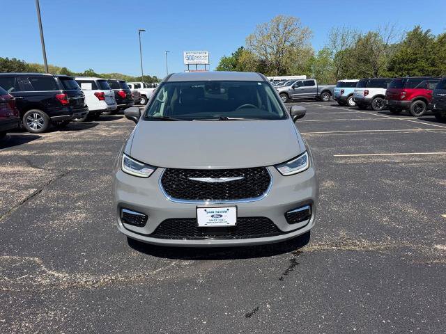 Used 2023 Chrysler Pacifica Touring-L FWD image 9