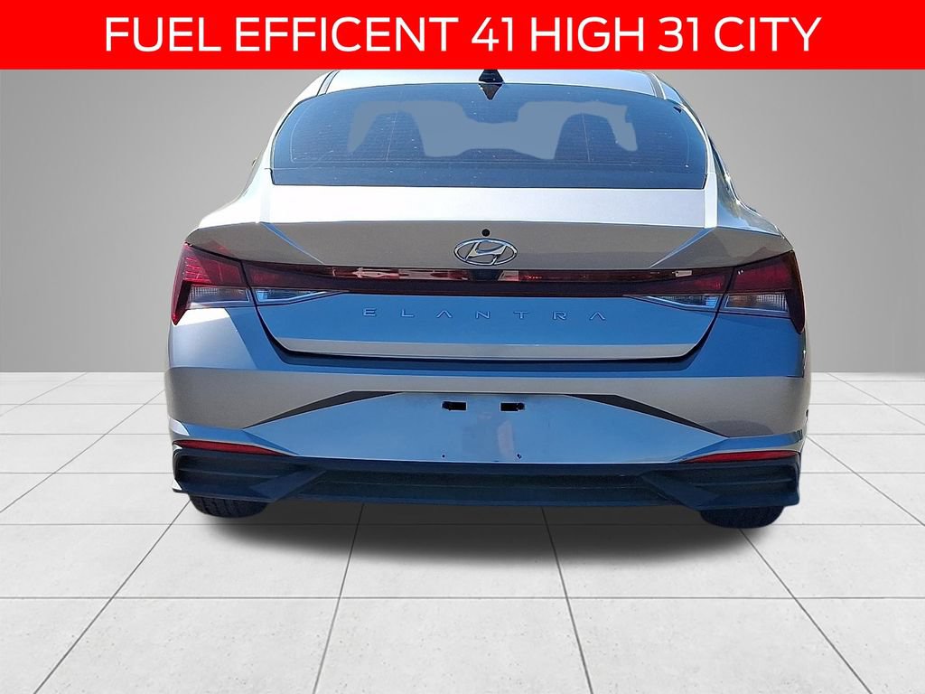 Used 2022 Hyundai Elantra SEL FWD image 5
