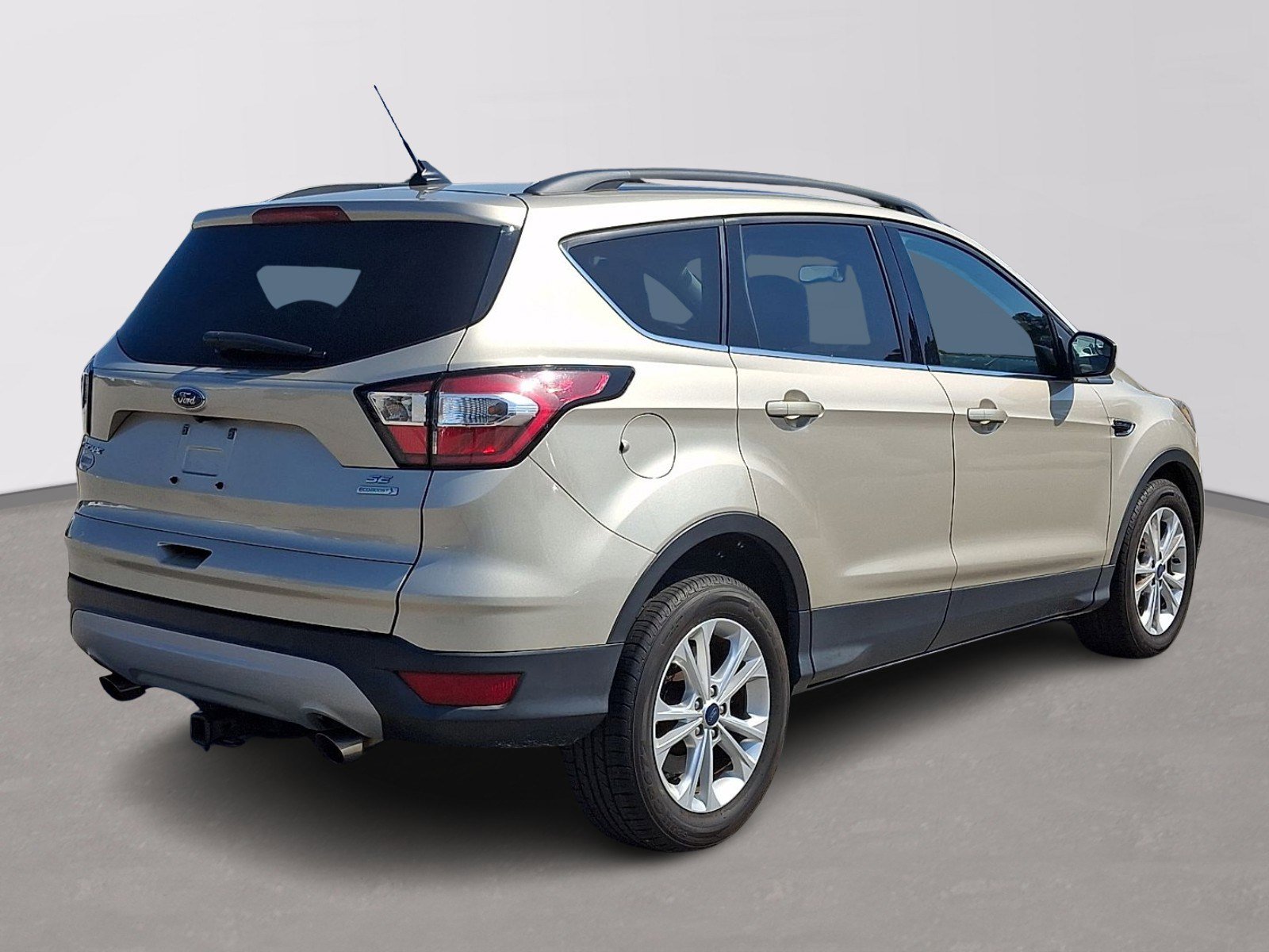 Certified 2018 Ford Escape SE w/ SE Sync 3 Package FWD image 6