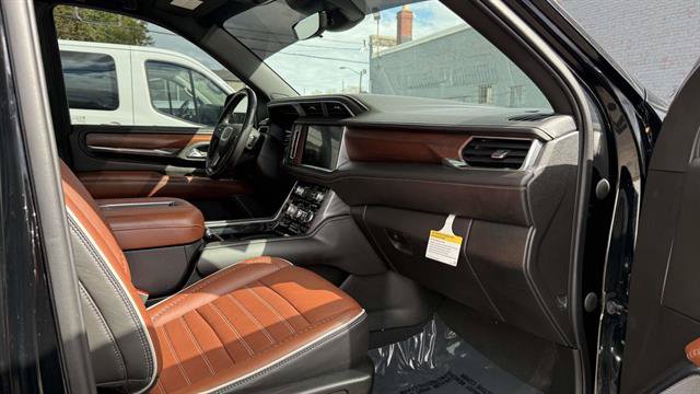 Used 2023 GMC Yukon Denali Ultimate AWD/4WD image 21