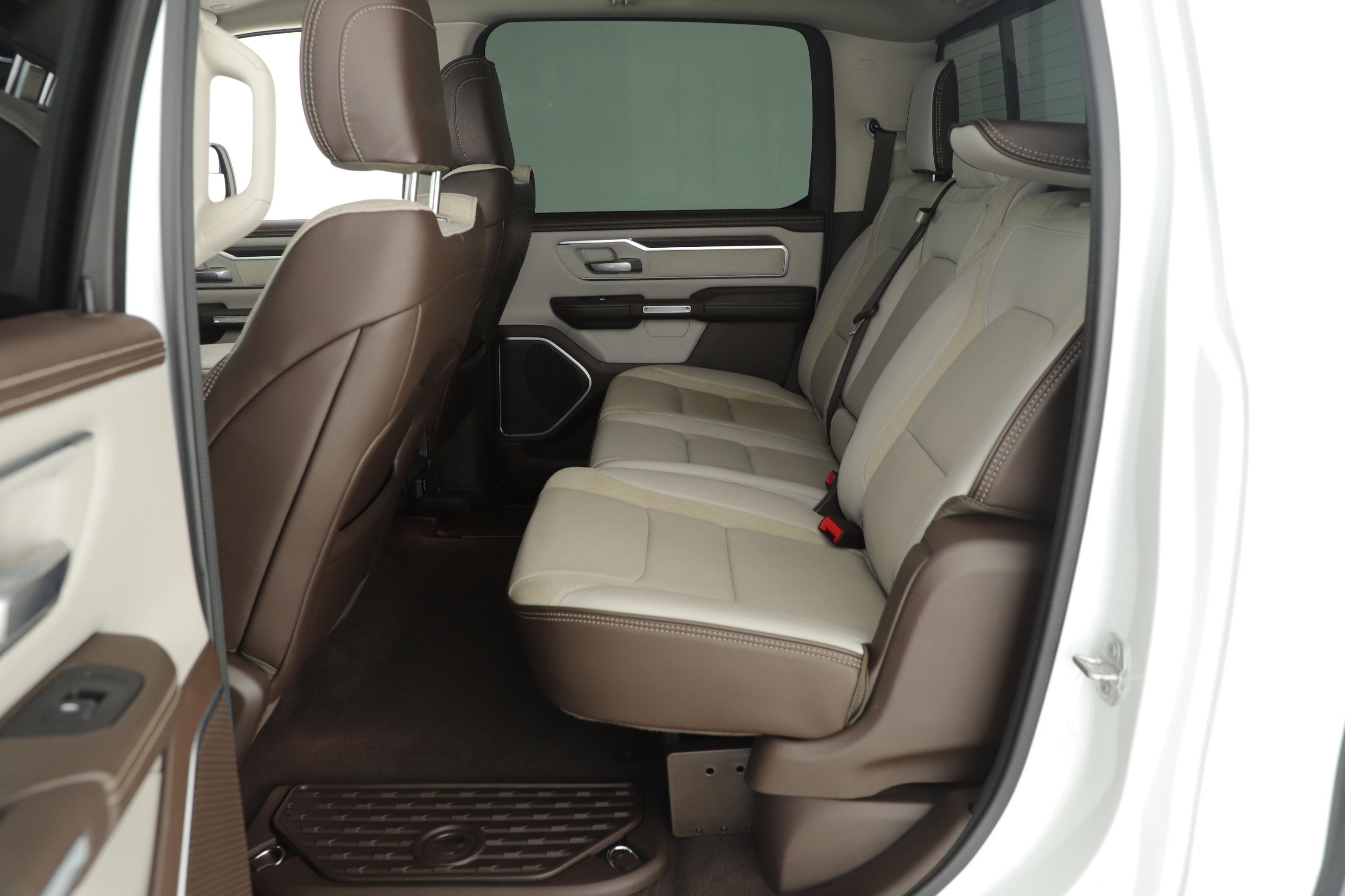 Used 2025 RAM 1500 Laramie w/ Laramie Southwest Edition image 12