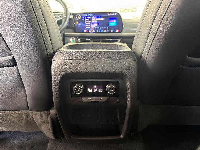 Used 2026 Chevrolet Traverse LT FWD image 11