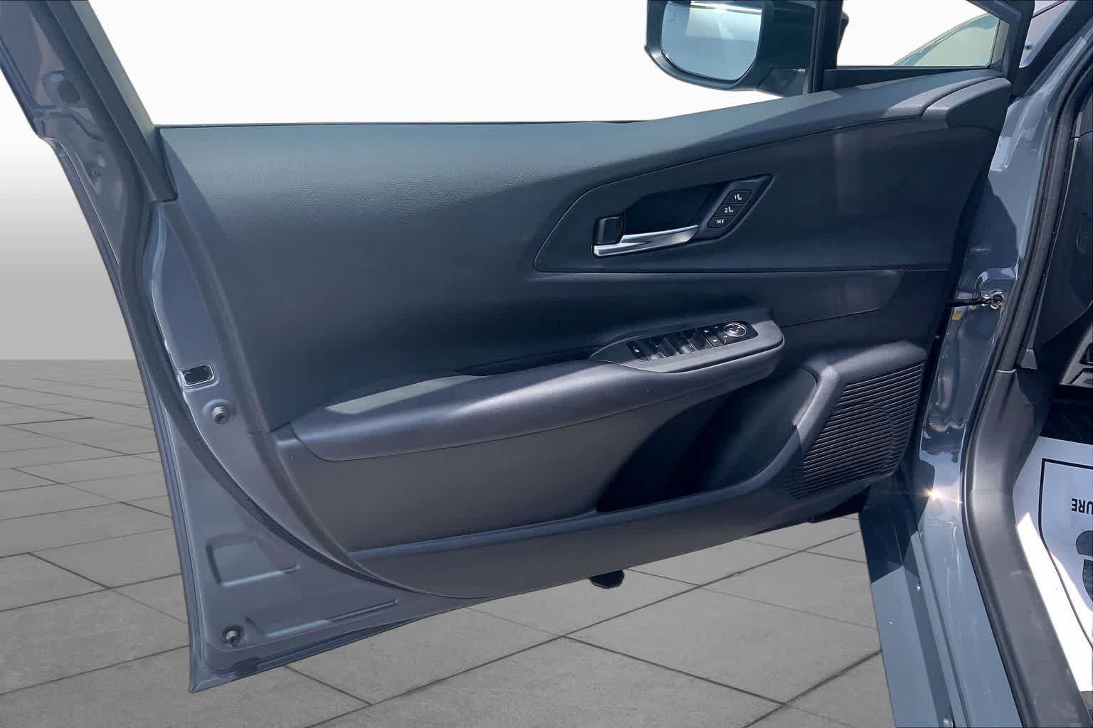 Used 2024 Toyota Prius Prime Premium FWD image 22