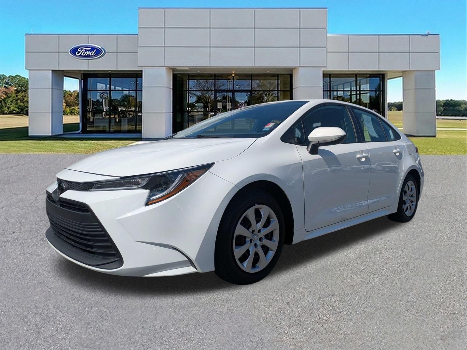 Used 2025 Toyota Corolla LE FWD image 8