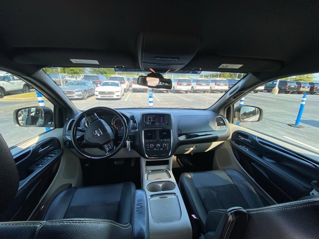 Used 2019 Dodge Grand Caravan SXT FWD image 25