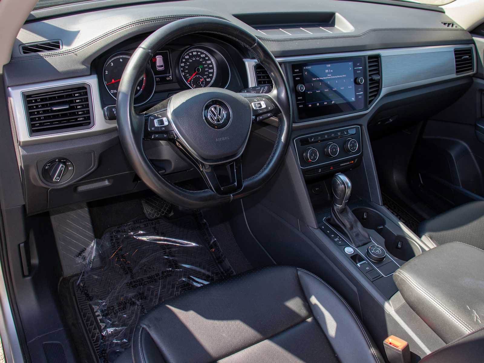Used 2018 Volkswagen Atlas SE AWD/4WD image 2