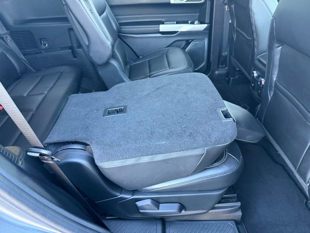 Certified 2022 Ford Explorer XLT w/ Equipment Group 202A image 21