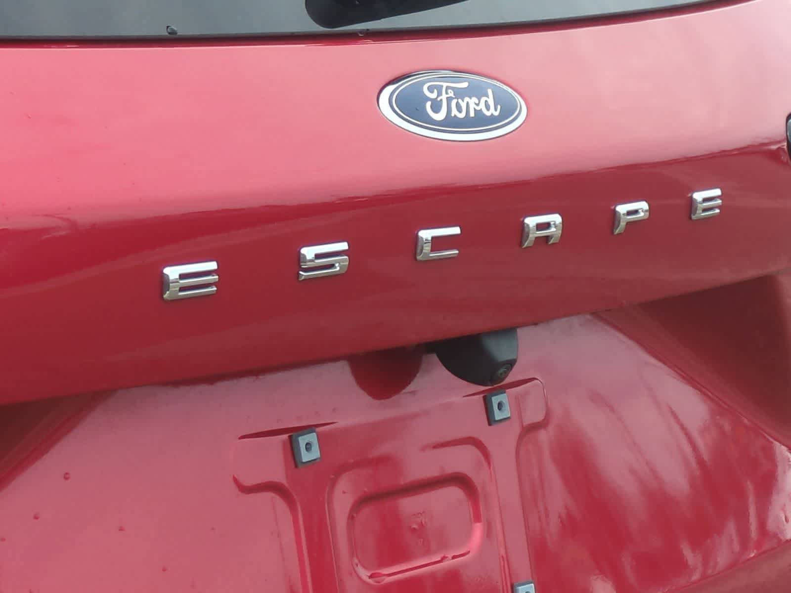 Certified 2025 Ford Escape SE w/ Class II Trailer Tow Package FWD image 13