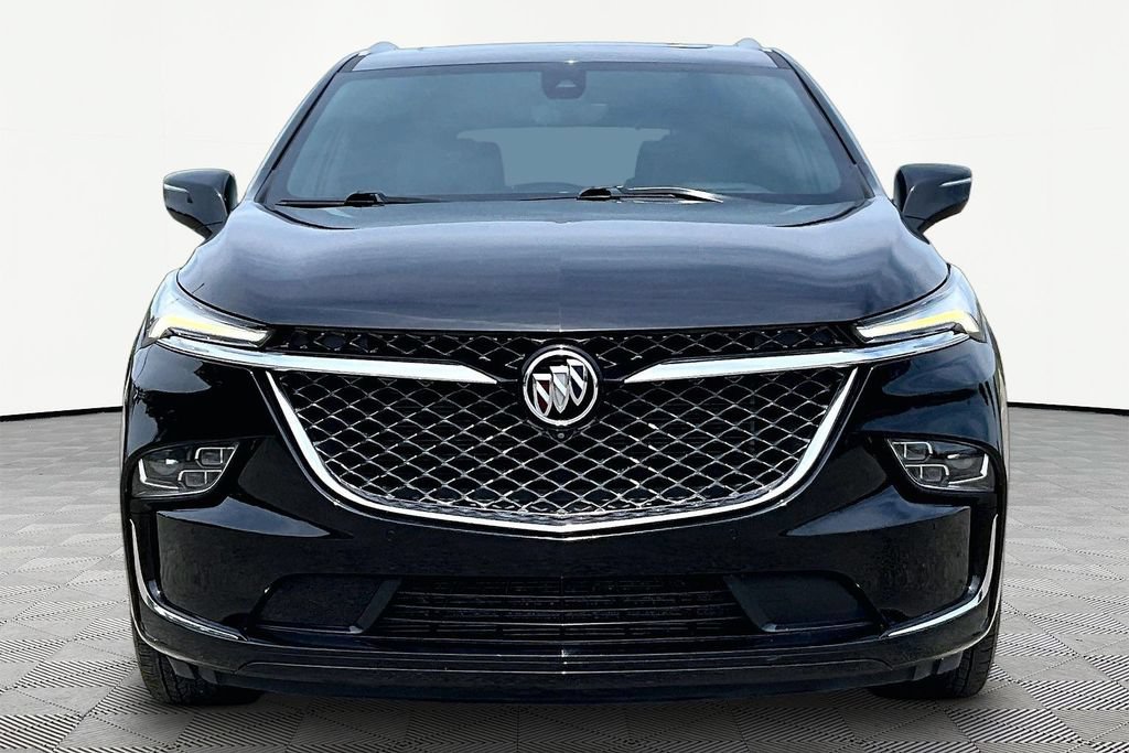 Used 2023 Buick Enclave Avenir w/ Avenir Technology Package AWD/4WD image 3