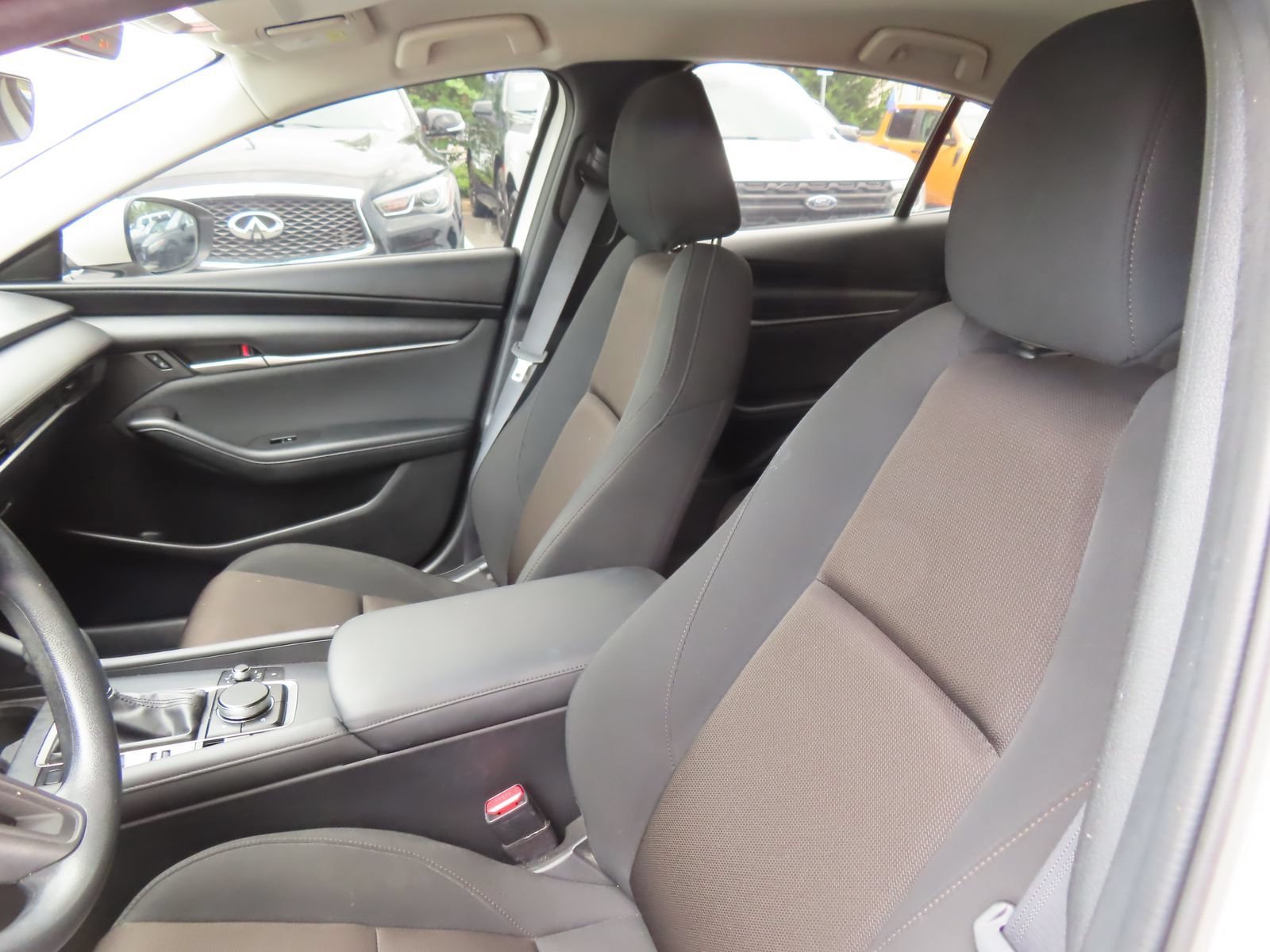 Used 2020 MAZDA MAZDA3 Sedan FWD image 23