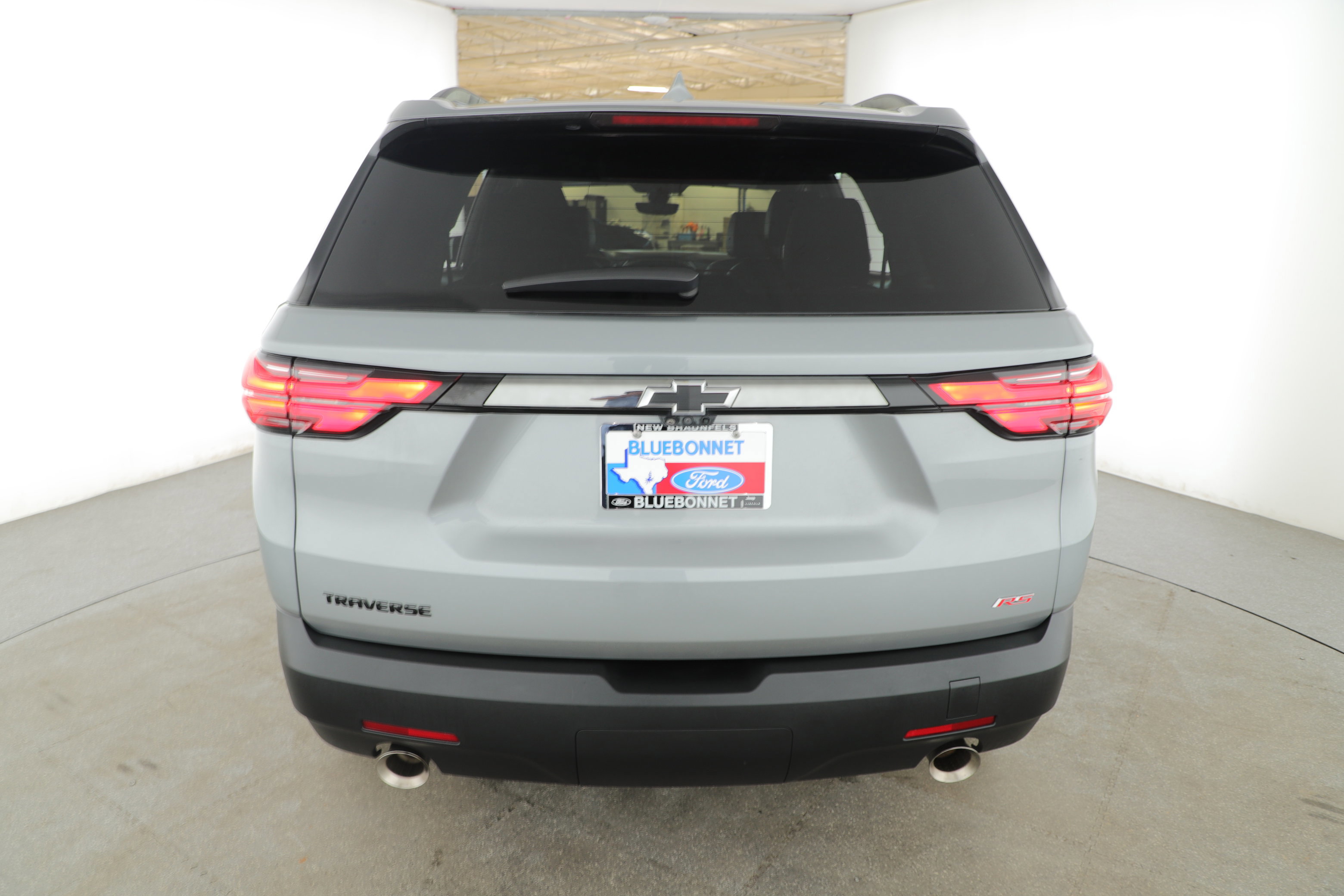 Used 2023 Chevrolet Traverse RS w/ LPO, Floor Liner Package image 2