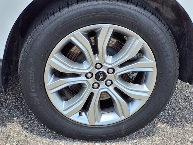 Certified 2024 Ford Edge Titanium AWD/4WD image 32