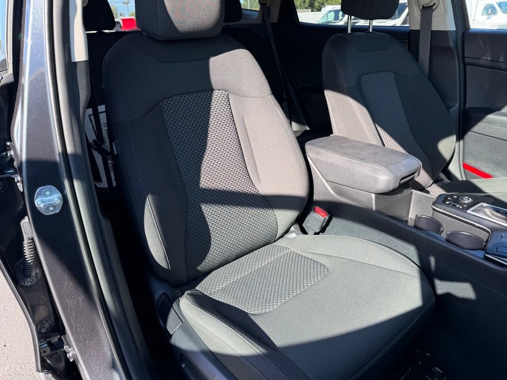 Used 2023 Kia Sportage LX AWD/4WD image 18