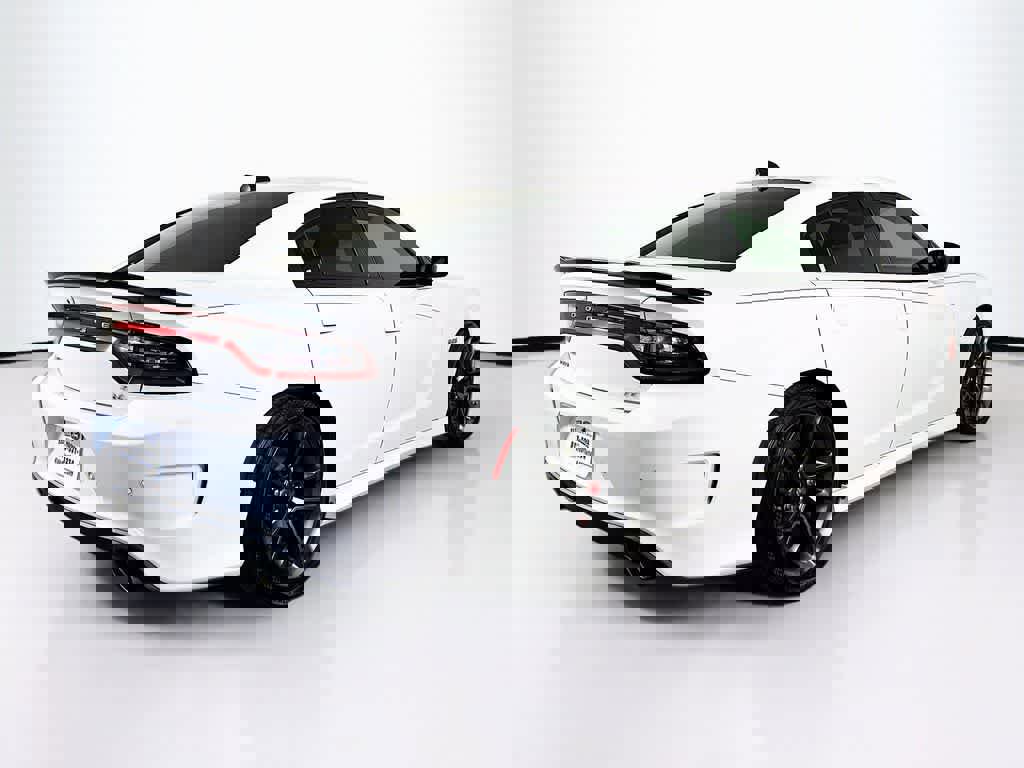 Used 2023 Dodge Charger R/T w/ Performance Handling Group image 5