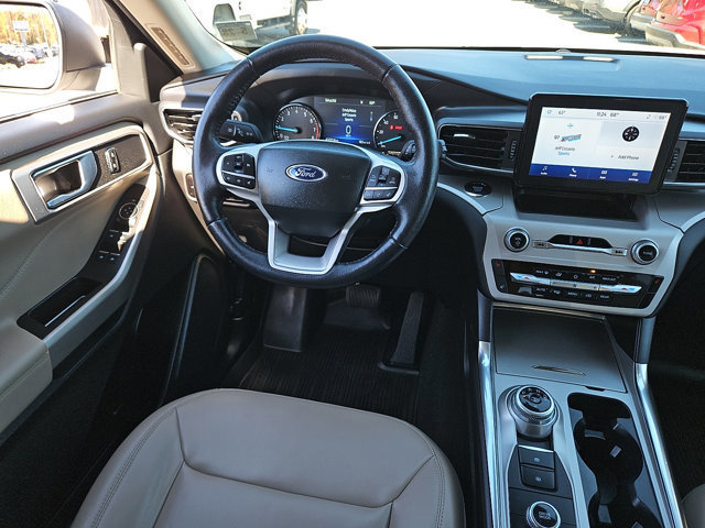 Certified 2023 Ford Explorer XLT w/ Equipment Group 202A image 14