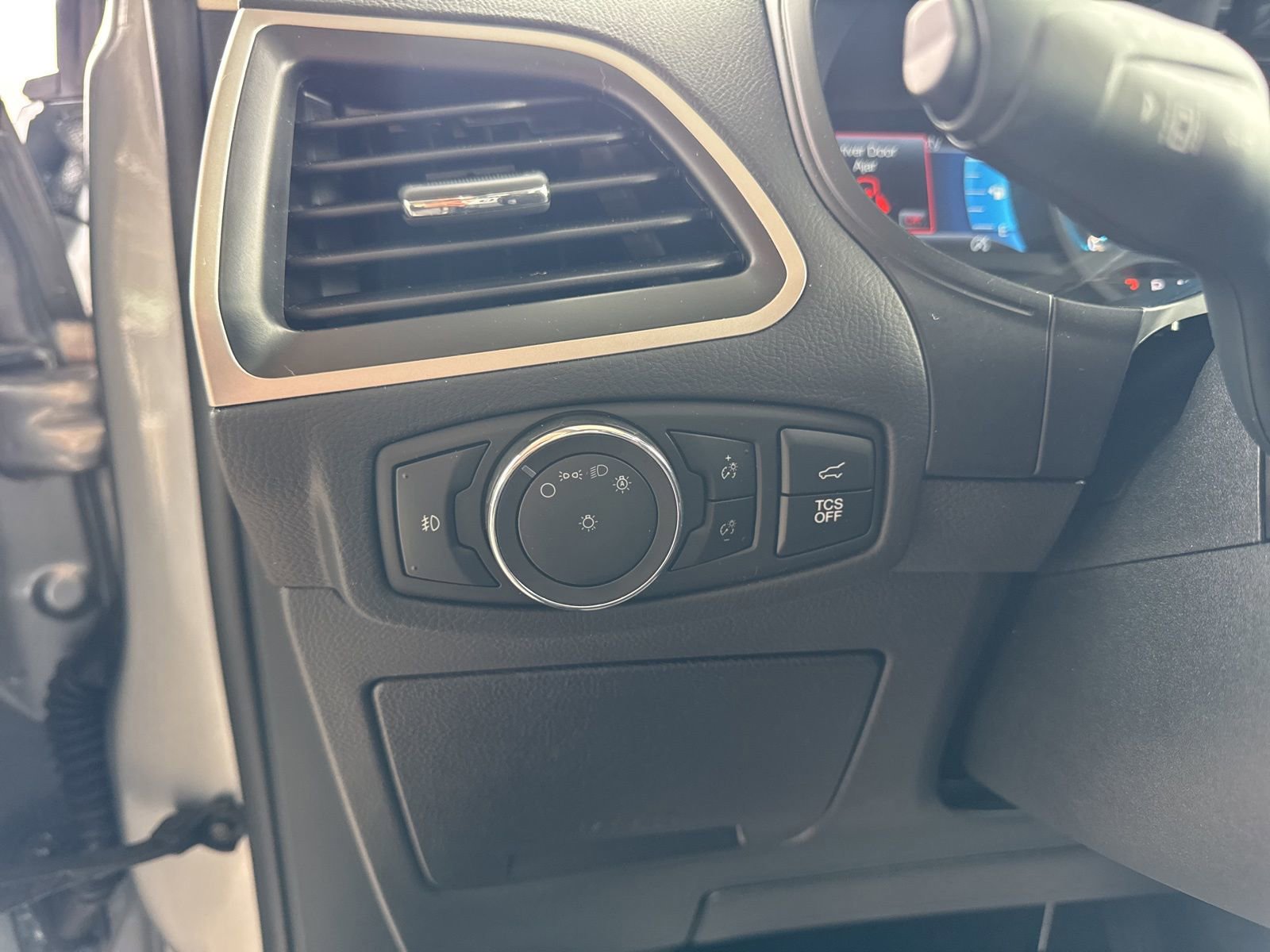 Certified 2024 Ford Edge SEL w/ Convenience Package image 23