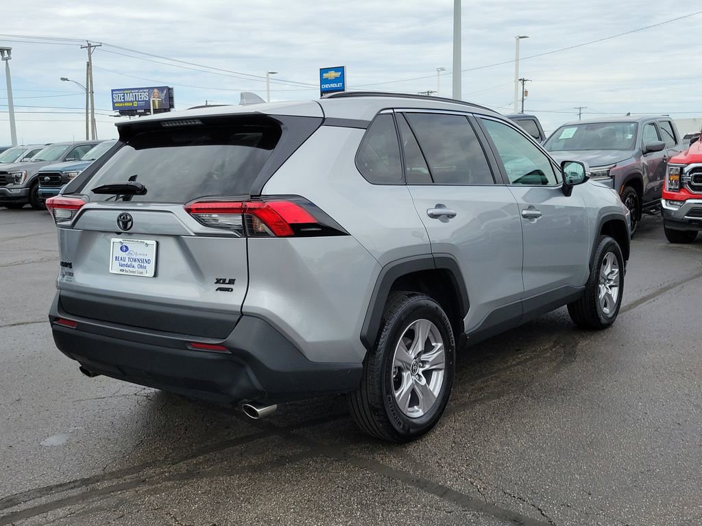 Used 2025 Toyota RAV4 XLE w/ Convenience Package AWD/4WD image 4